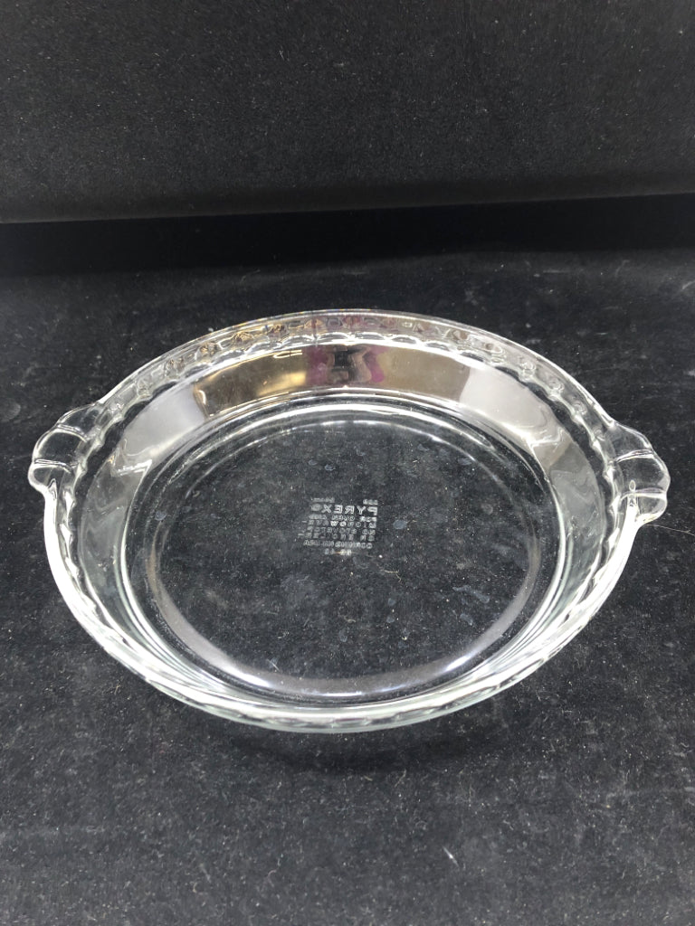 PYREX PIE PLATE W HANDLES.
