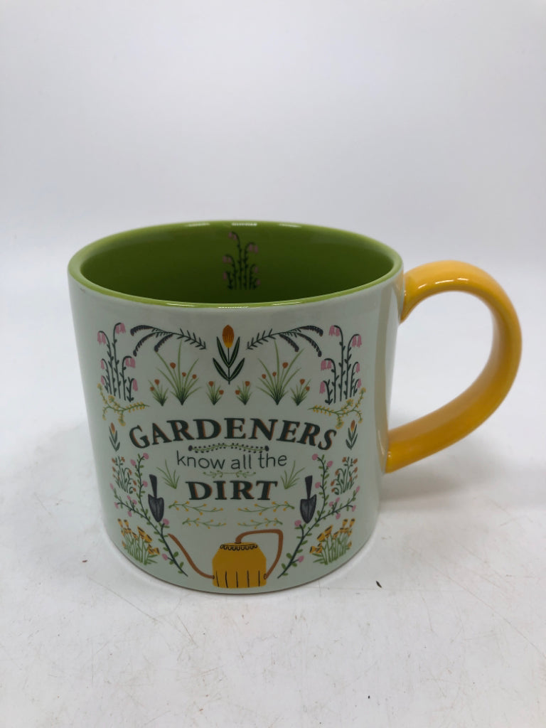 GARDENERS KNOW ALL THE DIRT MUG.