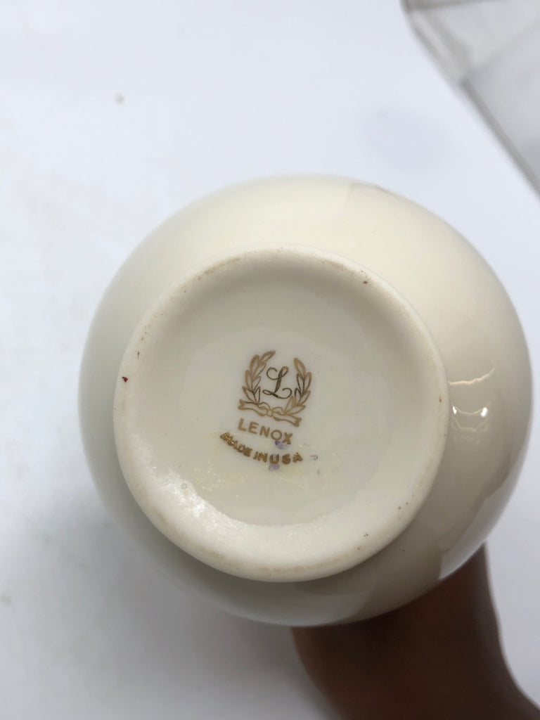 LENOX PINK ROSE BUD VASE.