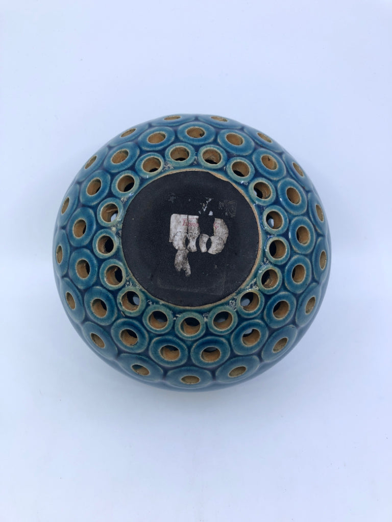 LARGE TEAL ROUND TEA LIGHT HOLDER.