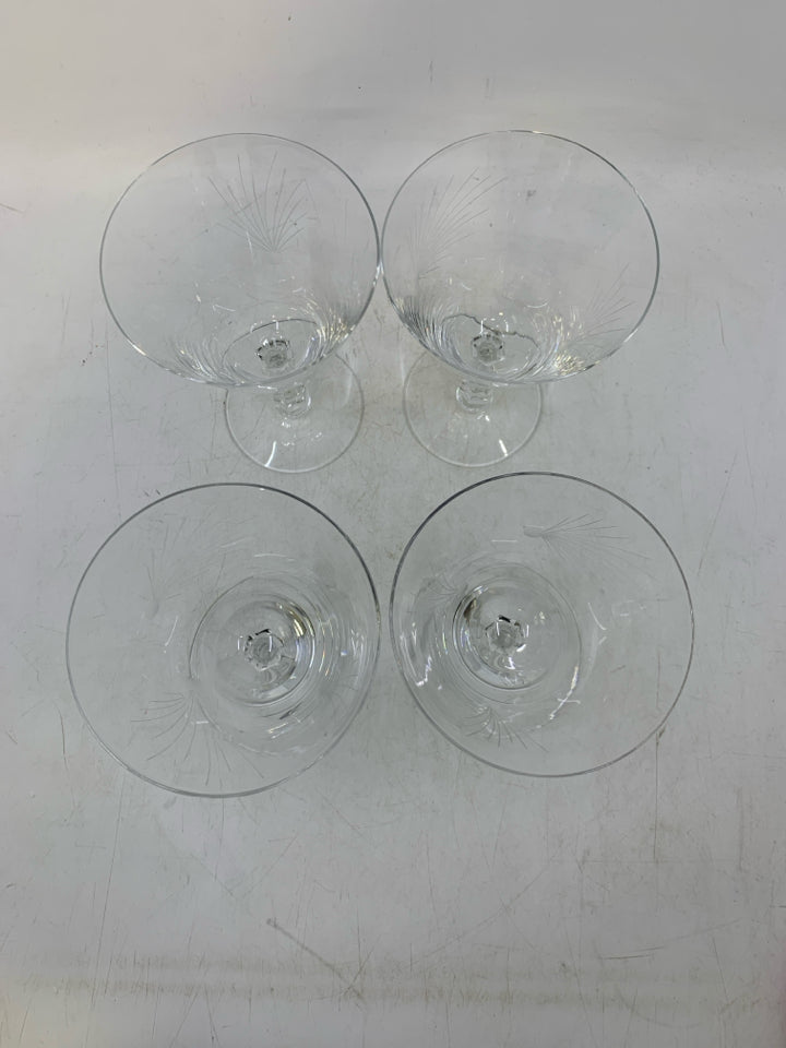 4 CLEAR GLASS WINE GLASSES W/ ETCHED CIRCLE+ LINES.