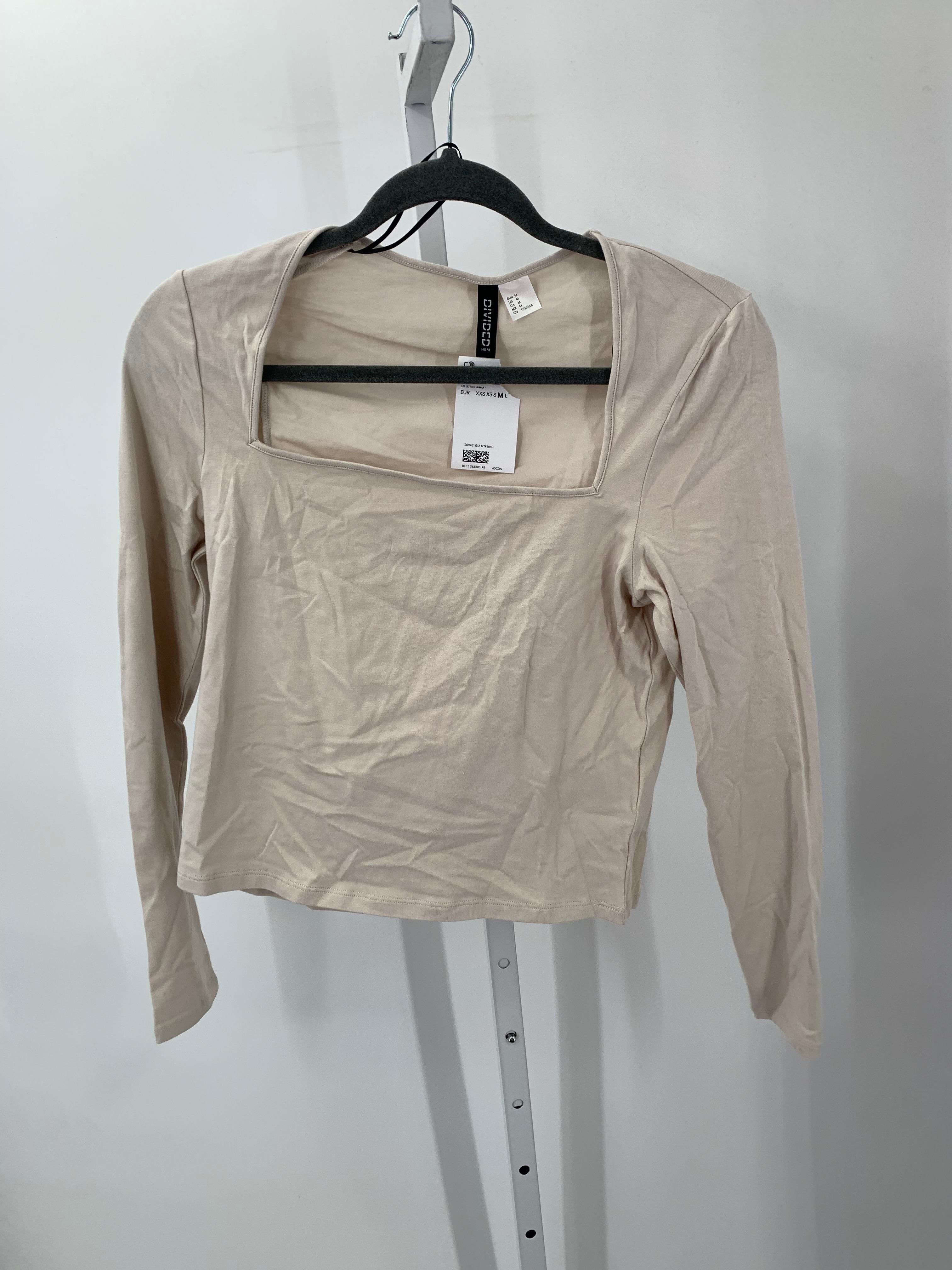 Divided Size Medium Juniors Long Sleeve Shirt