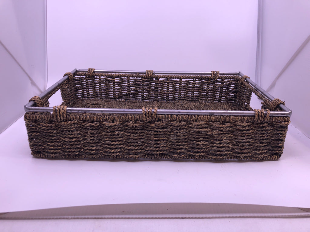 WOVEN TRAY W SILVER FRAME.