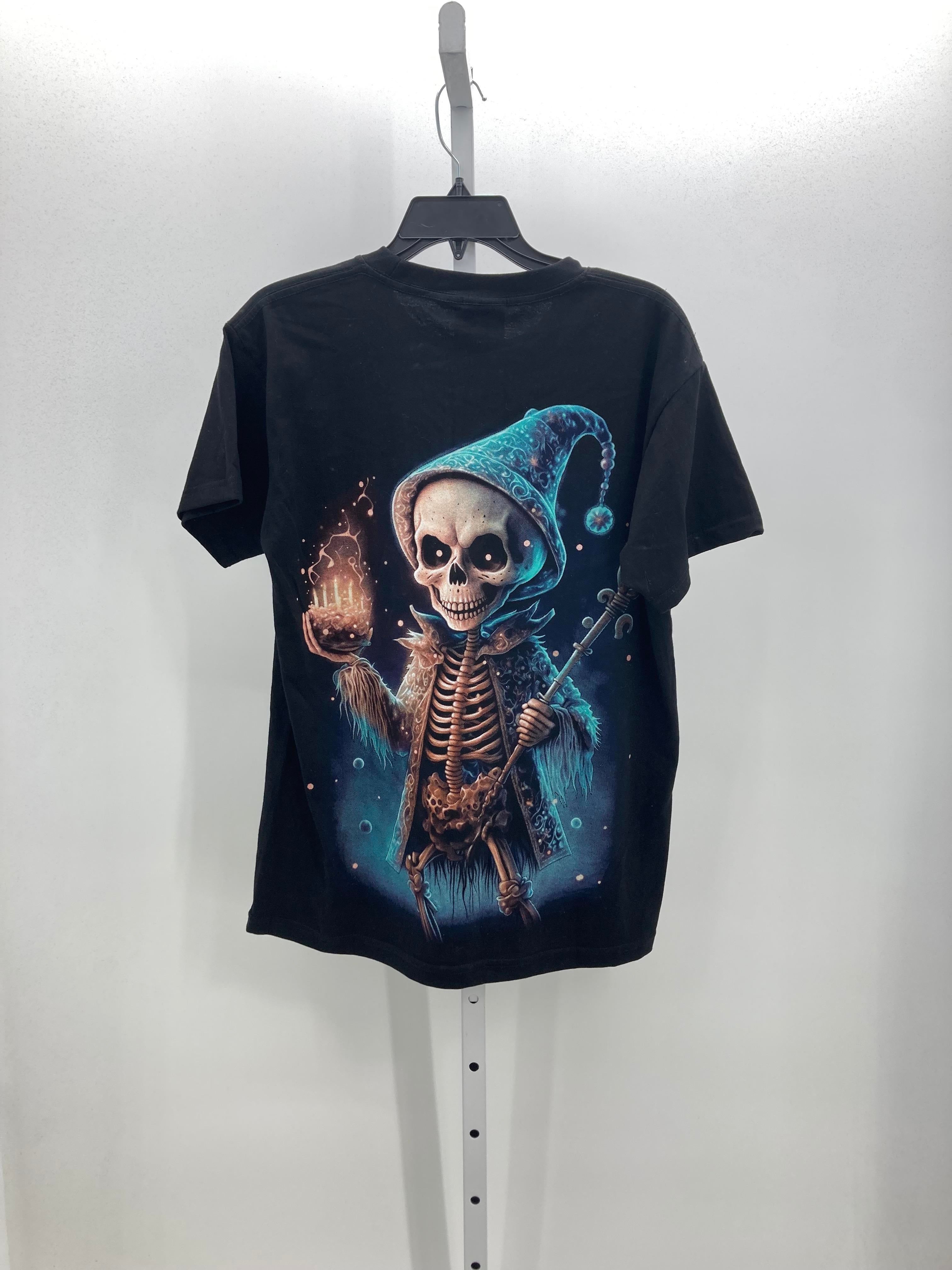 NEW GRAPHIC TEE.