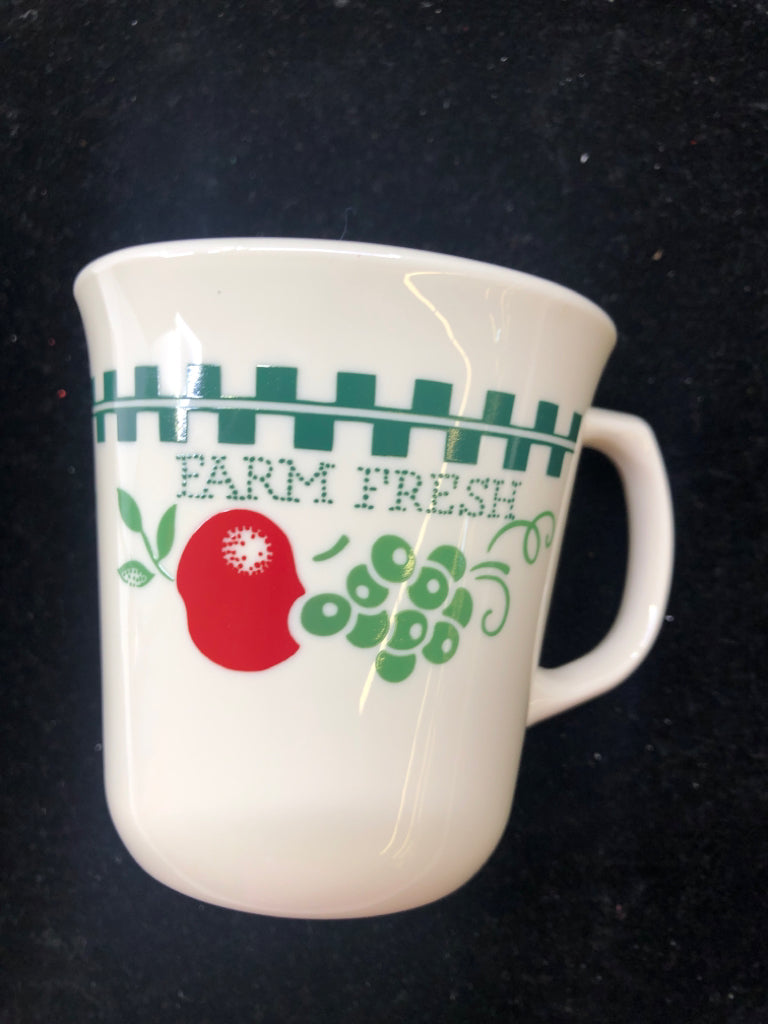 4 APPLE PATTERN CORELLE MUGS.