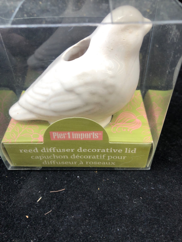 NIB WHITE BIRD REED DIFFUSER DECORATIVE LID-PIER 1.