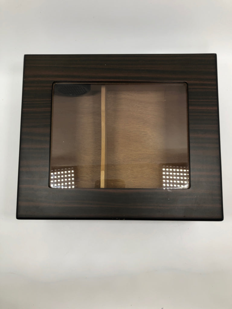 DK BROWN DESKTOP CIGAR HUMIDOR.