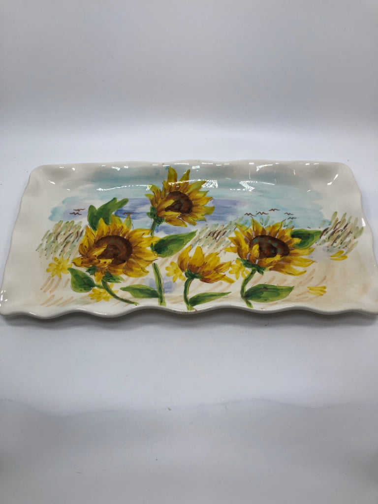 TEXTURED SUNFLOWER PLATTER.