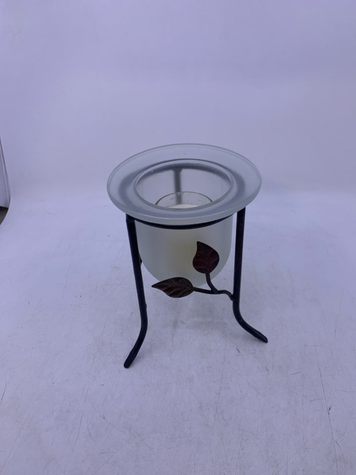 METAL BASE W/ LEAVES FROSTED GLASS INSERT W/ CANDLE.