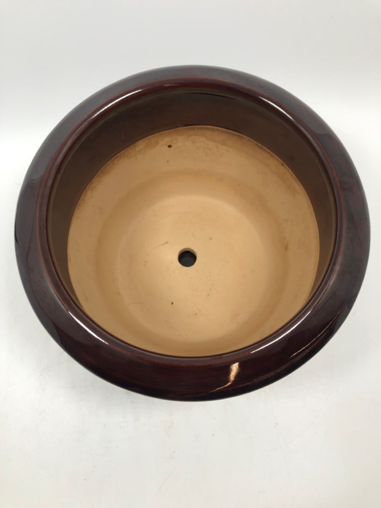 BROWN EMBOSSED GRAPE CERAMIC PLANTER.