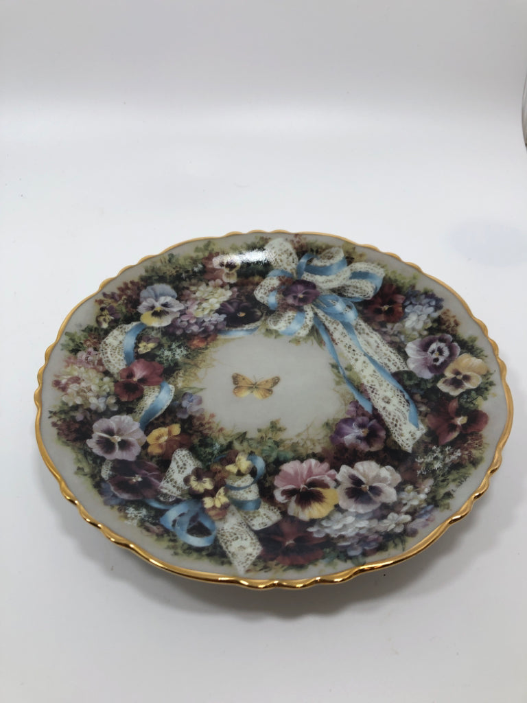 VTG "CIRCLE OF JOY" PLATE- BRADFORD EXCHANGE