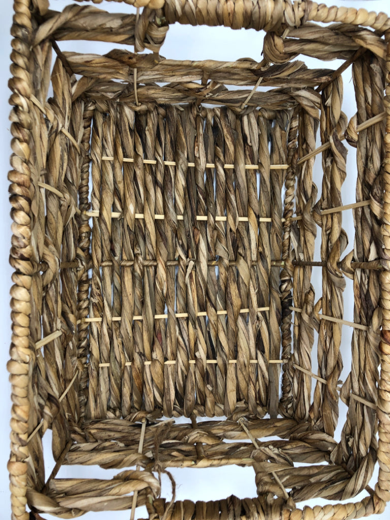 WOVEN BASKET W HANDLES+SPIRAL RIM.