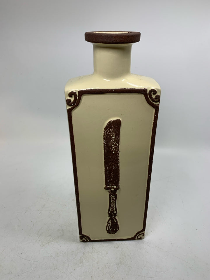 EMBOSSED KNIFE W/ BROWN EDGES VASE.