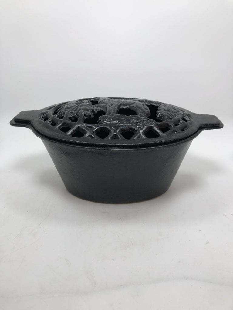 HEAVY METAL WOLF STOVE STEAMER.
