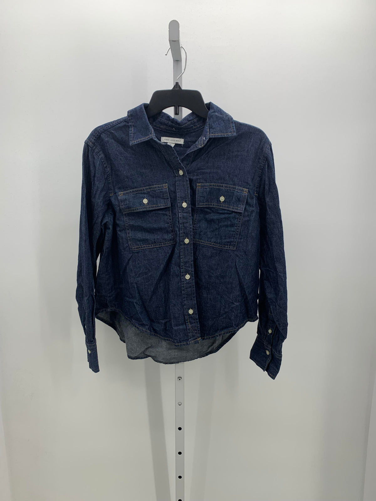 Free Assembly Size X Small Misses Long Sleeve Shirt
