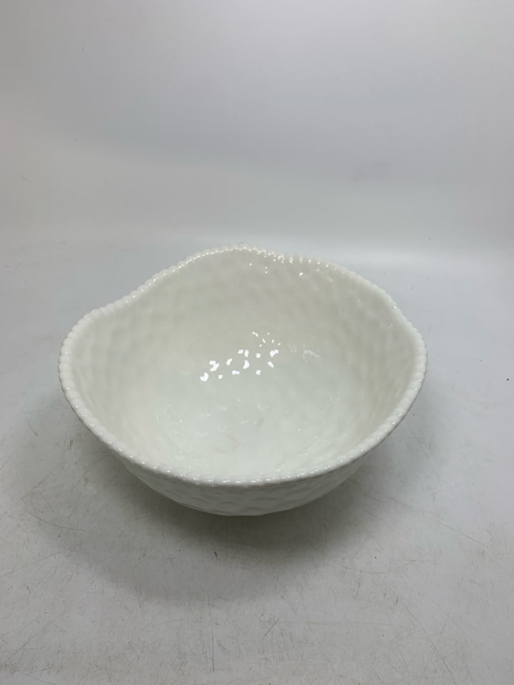 HAMMERED CERAMIC BOWL BEADED EDGE.