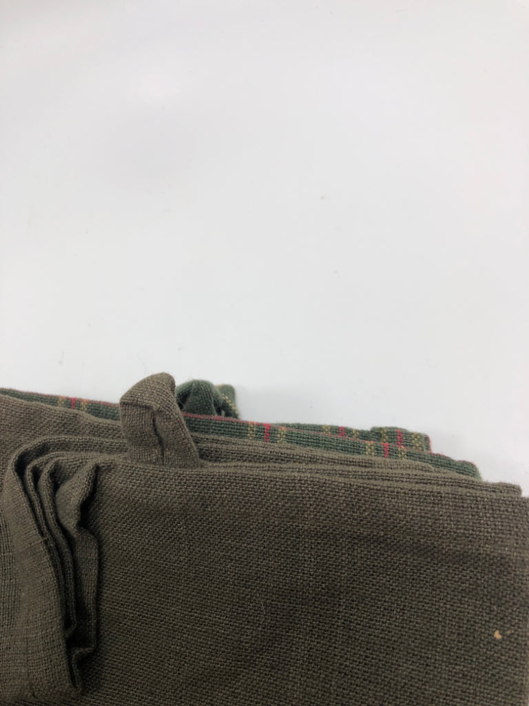 NIP SET OF 3 OVERSIZED KITCHEN TOWELS.