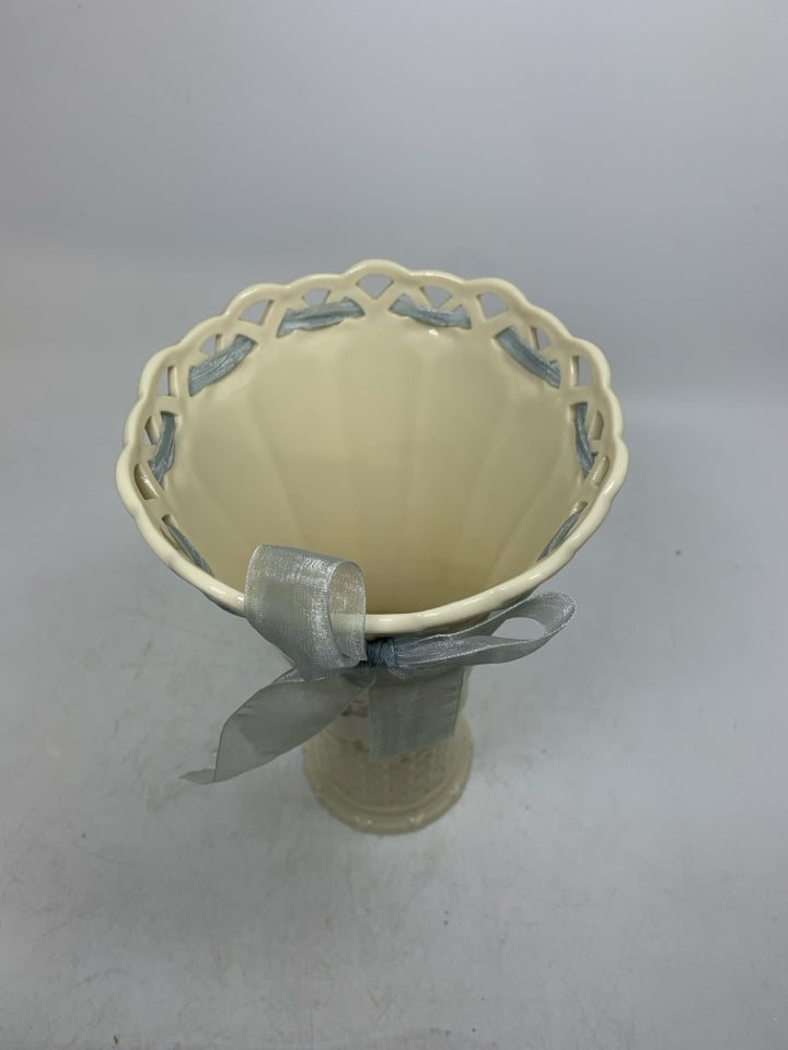 LENOX POSY BASKETS PORCELAIN LATTICE TOP TRUMPET VASE.