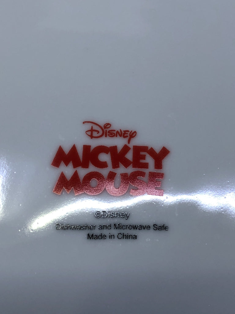 10 HOLIDAY MICKEY DINNER PLATES.