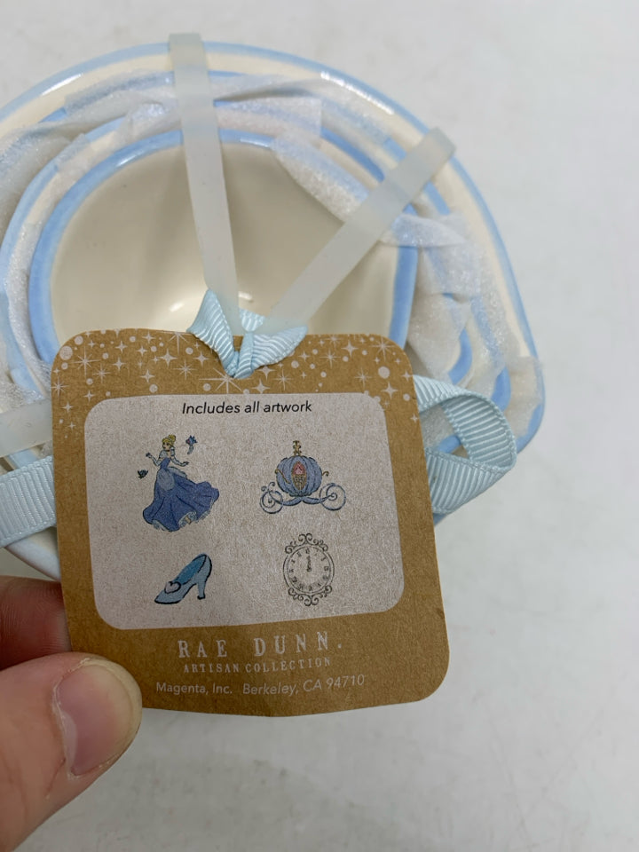 NIP 4 DISNEY CINDERELLA MEASURING CUP NESTING.