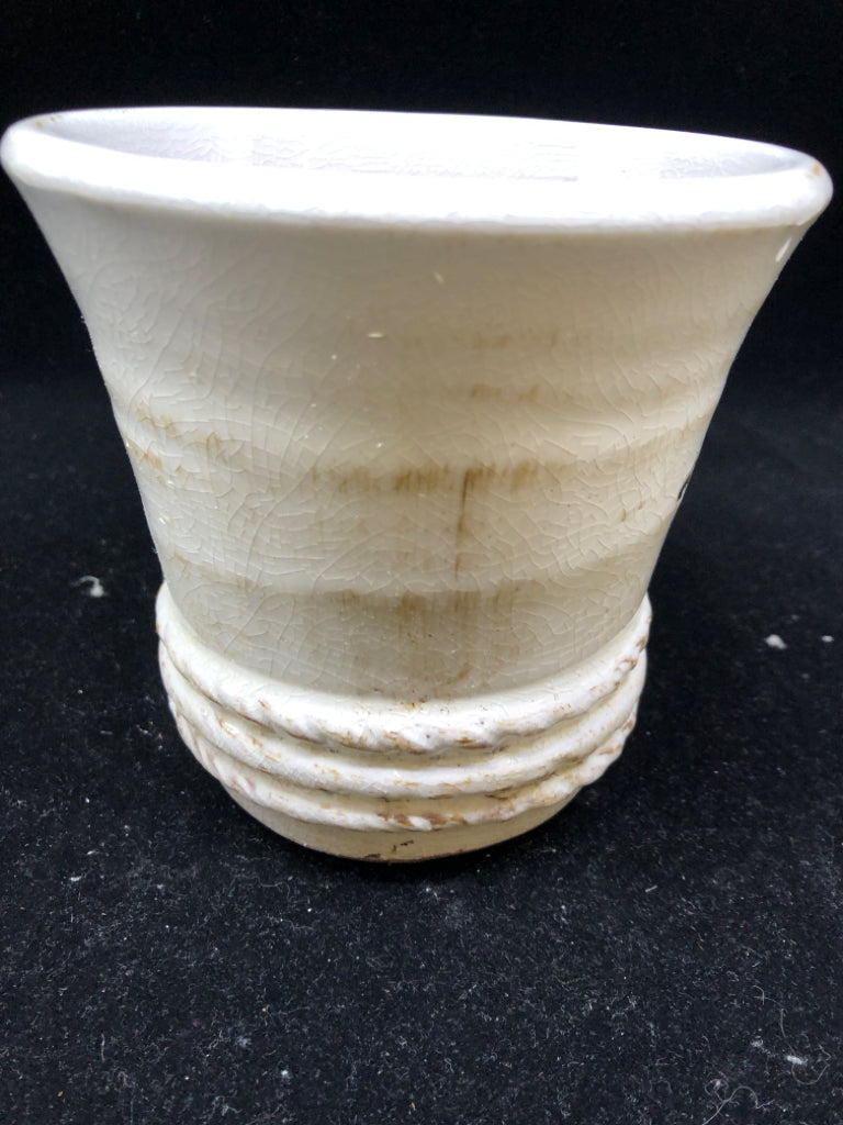 DISTRESSED WHITE PLANTER.