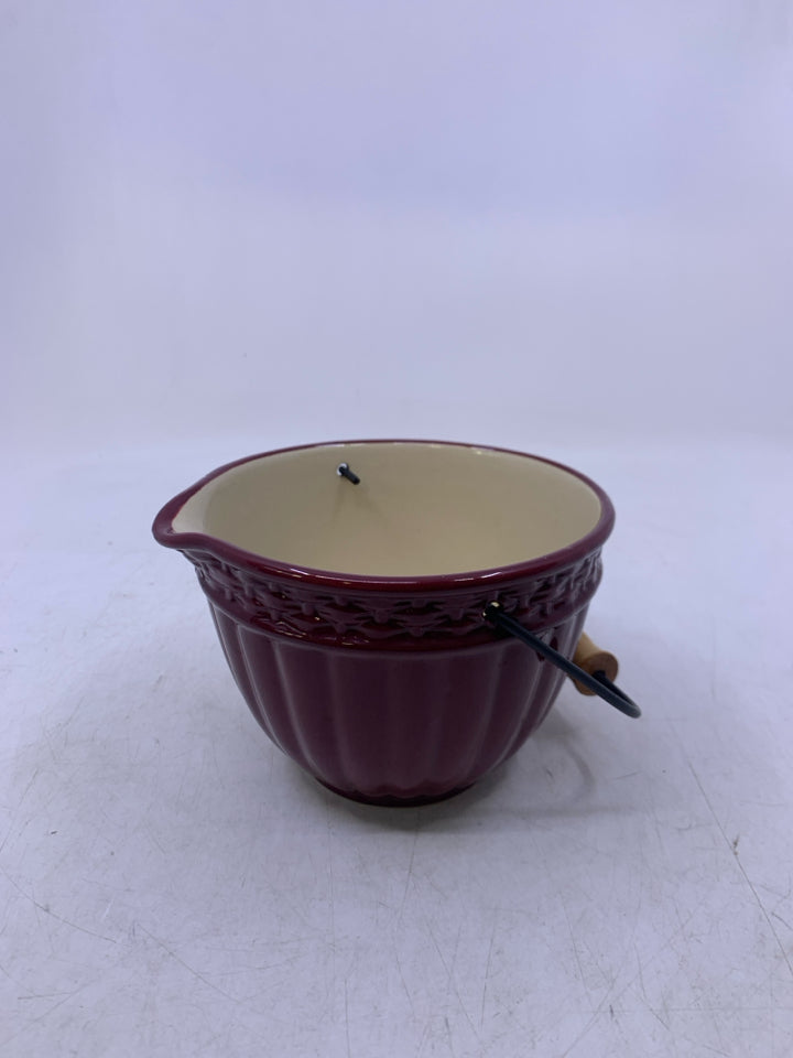 MAROON BOWL W/ SPOUT & HANDLE.