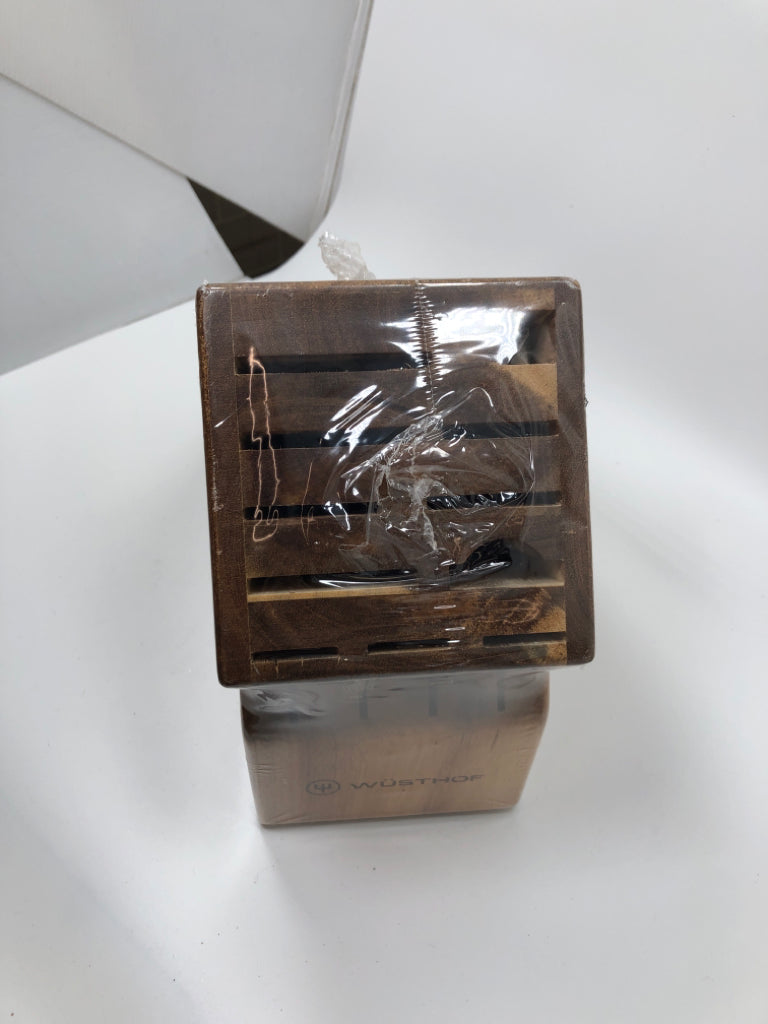 NIP WUSTOF KNIFE BLOCK.