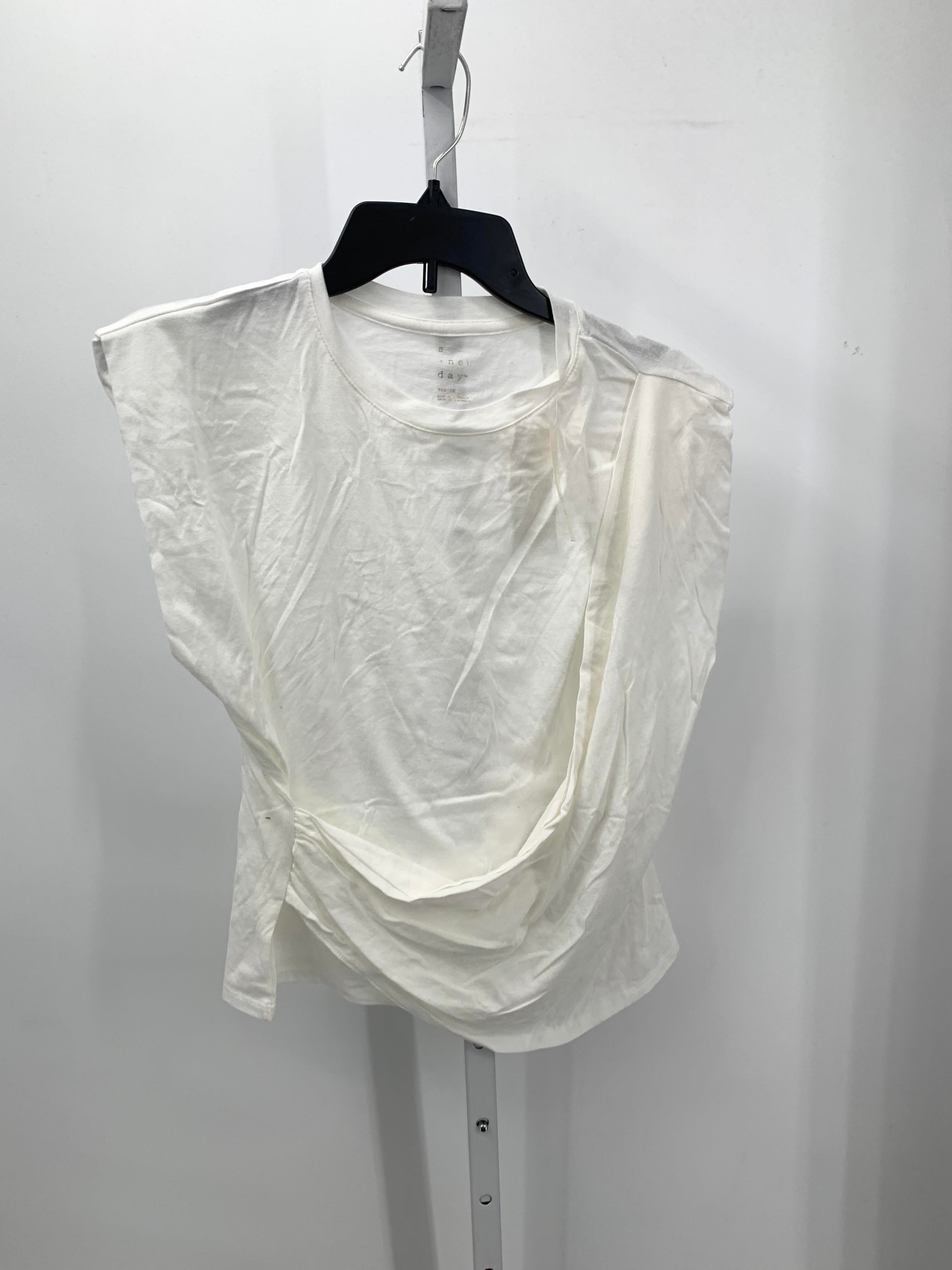 A New Day Size Medium Misses Short Sleeve Shirt