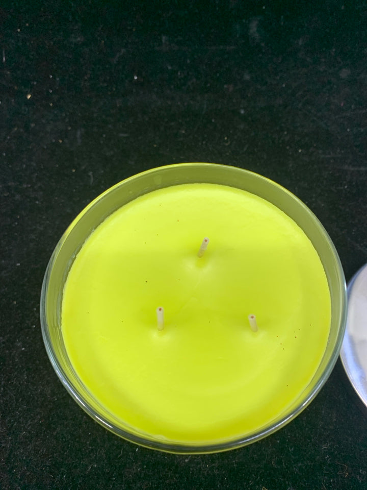 DILL PICKLE CANDLE.