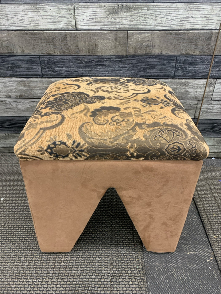 "V" BASE UPHOLSTERED PAISLEY FOOT REST.