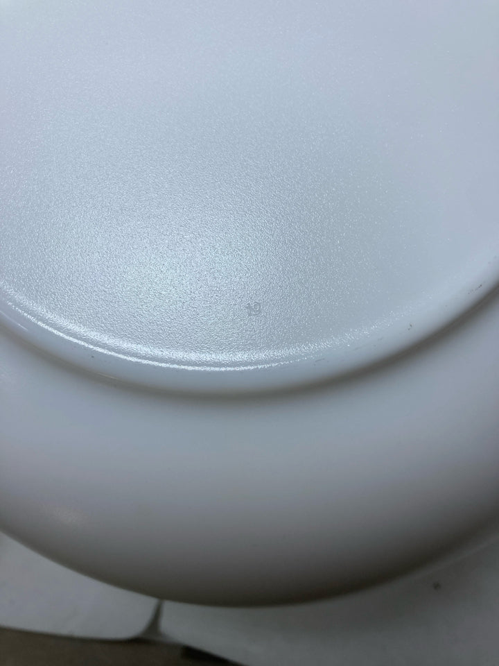 WHITE GLASS MIXING BOWL.