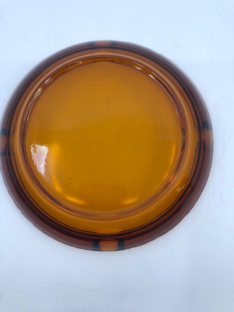 VTG AMBER GLASS ASH TRAY.