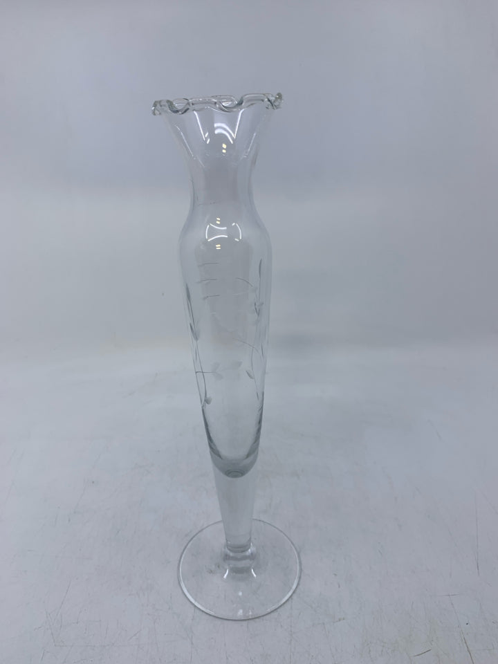 HERITAGE ETCHED GLASS BUD VASE.