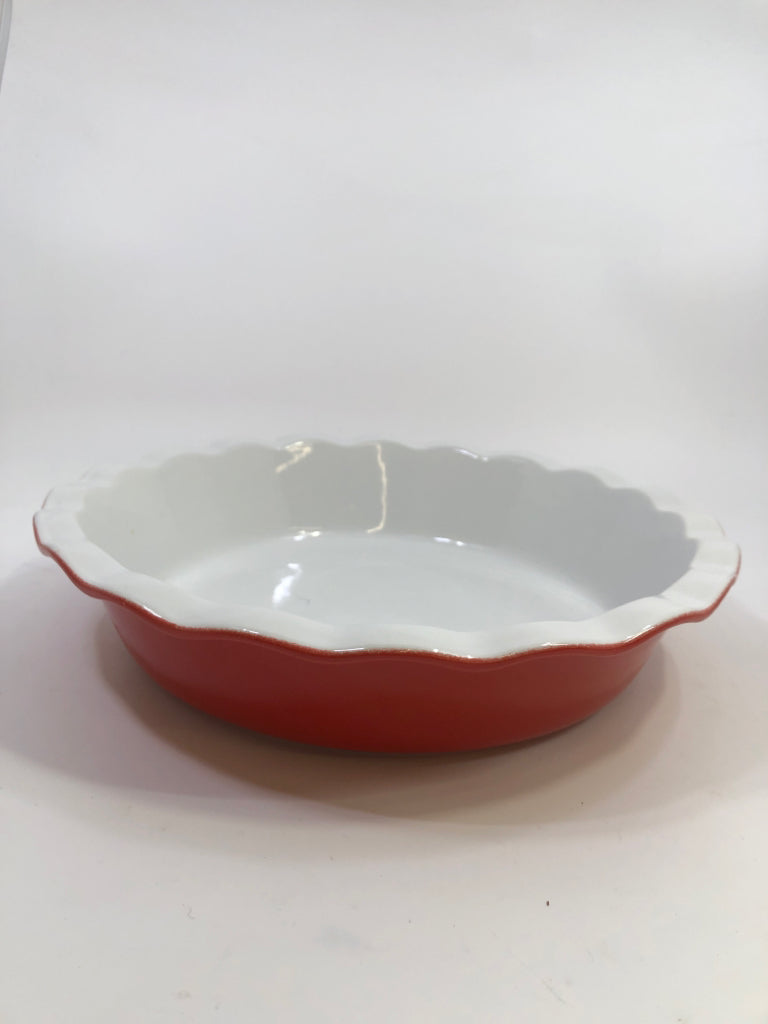 RED & WHITE STONEWARE PIE PLATE W/ WAVY EDGE.