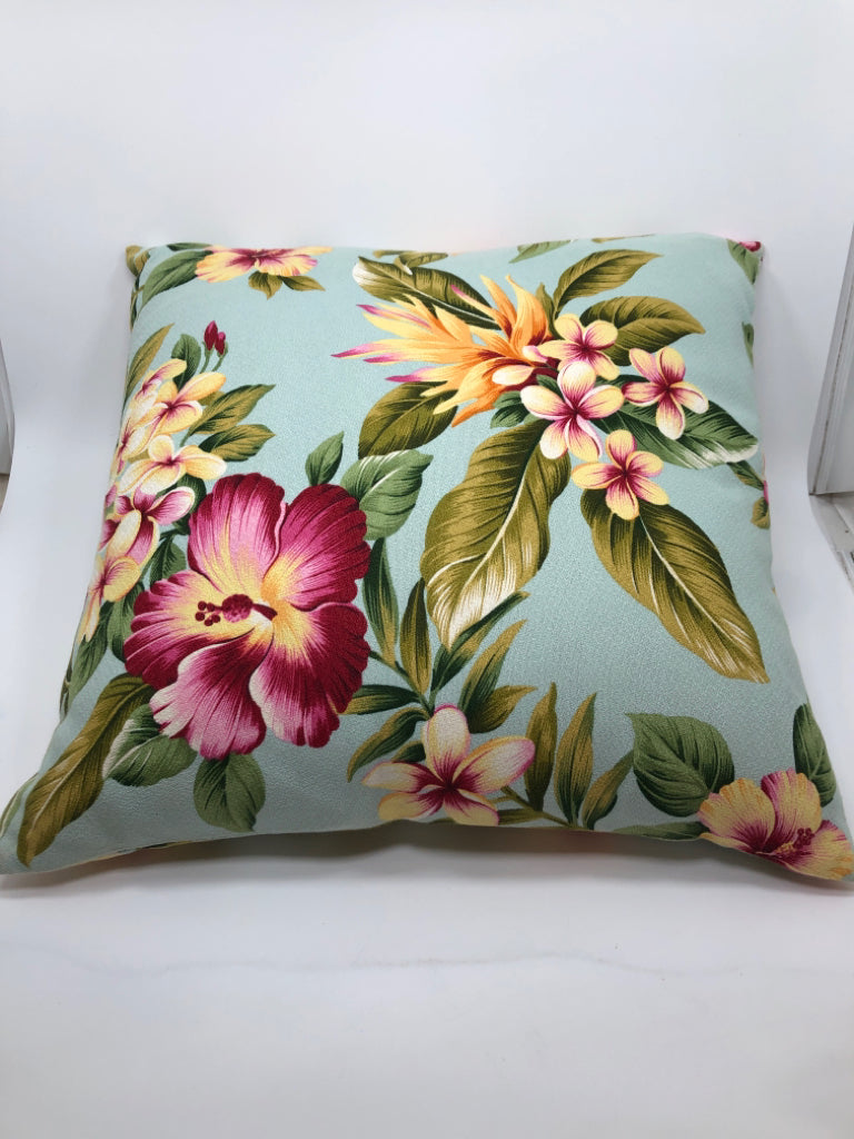 HIBISCUS FLORAL ACCENT PILLOW.