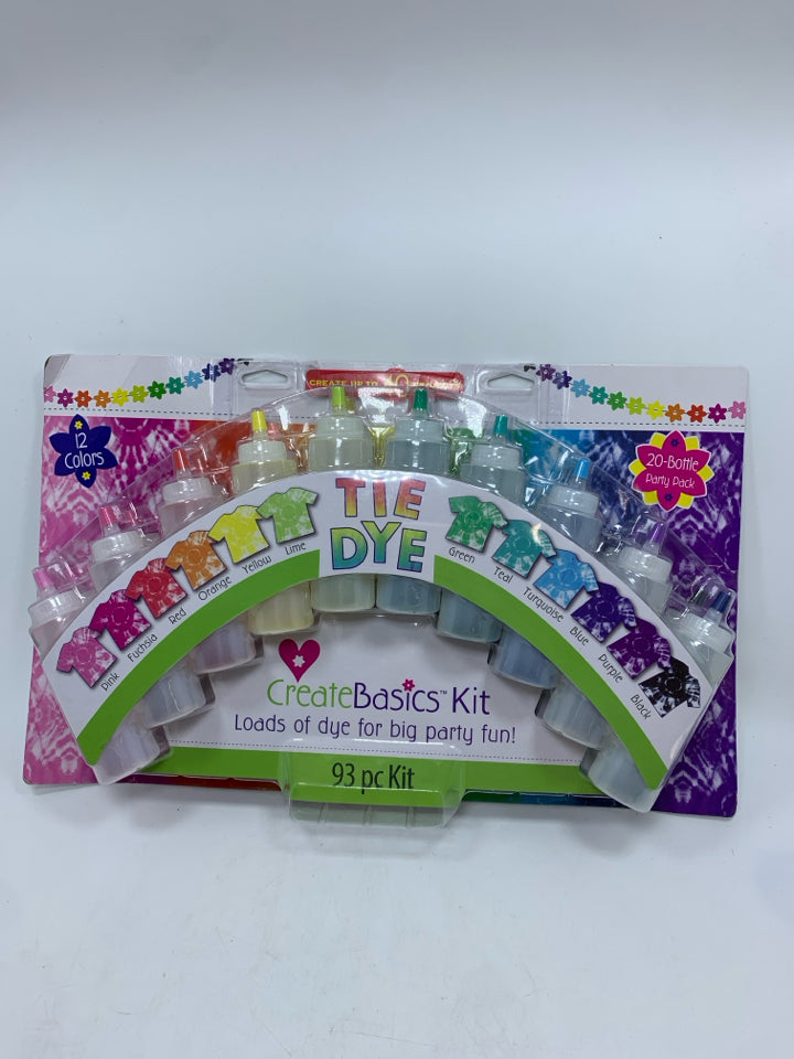 NIP TIE DYE KIT.