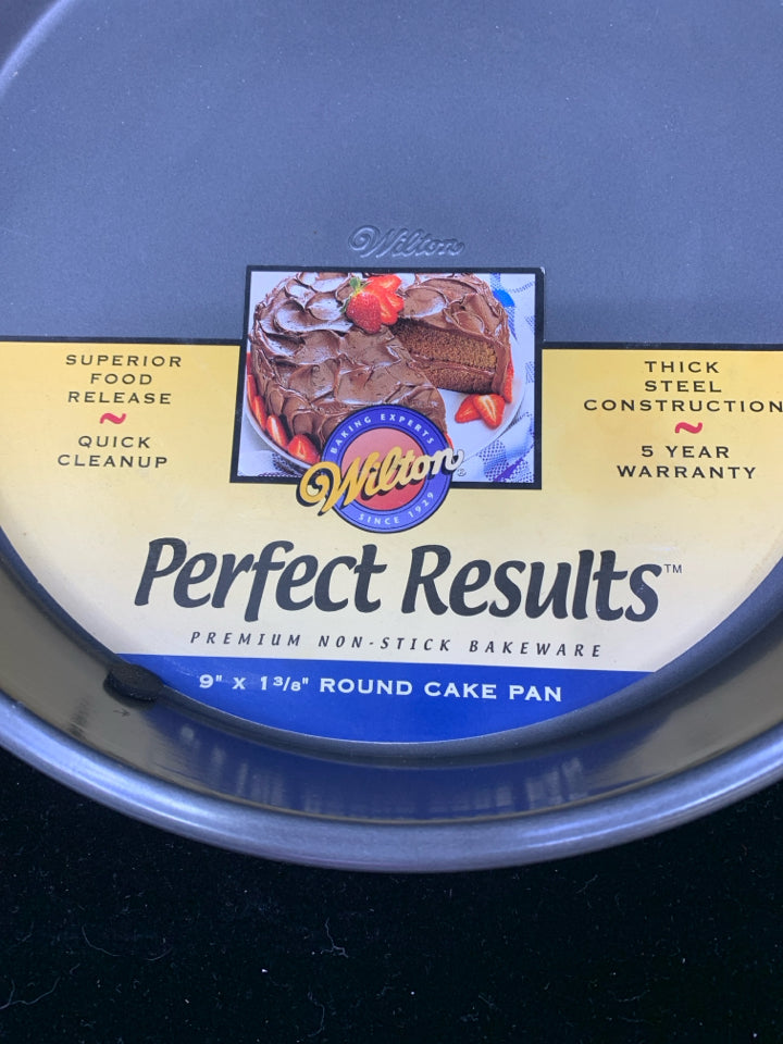 WILTON ROUND CAKE PAN.
