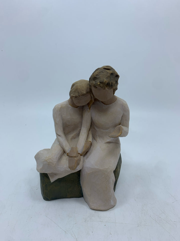 WILLOW TREE "WITH MY GRANDMOTHER" FIGURINE.