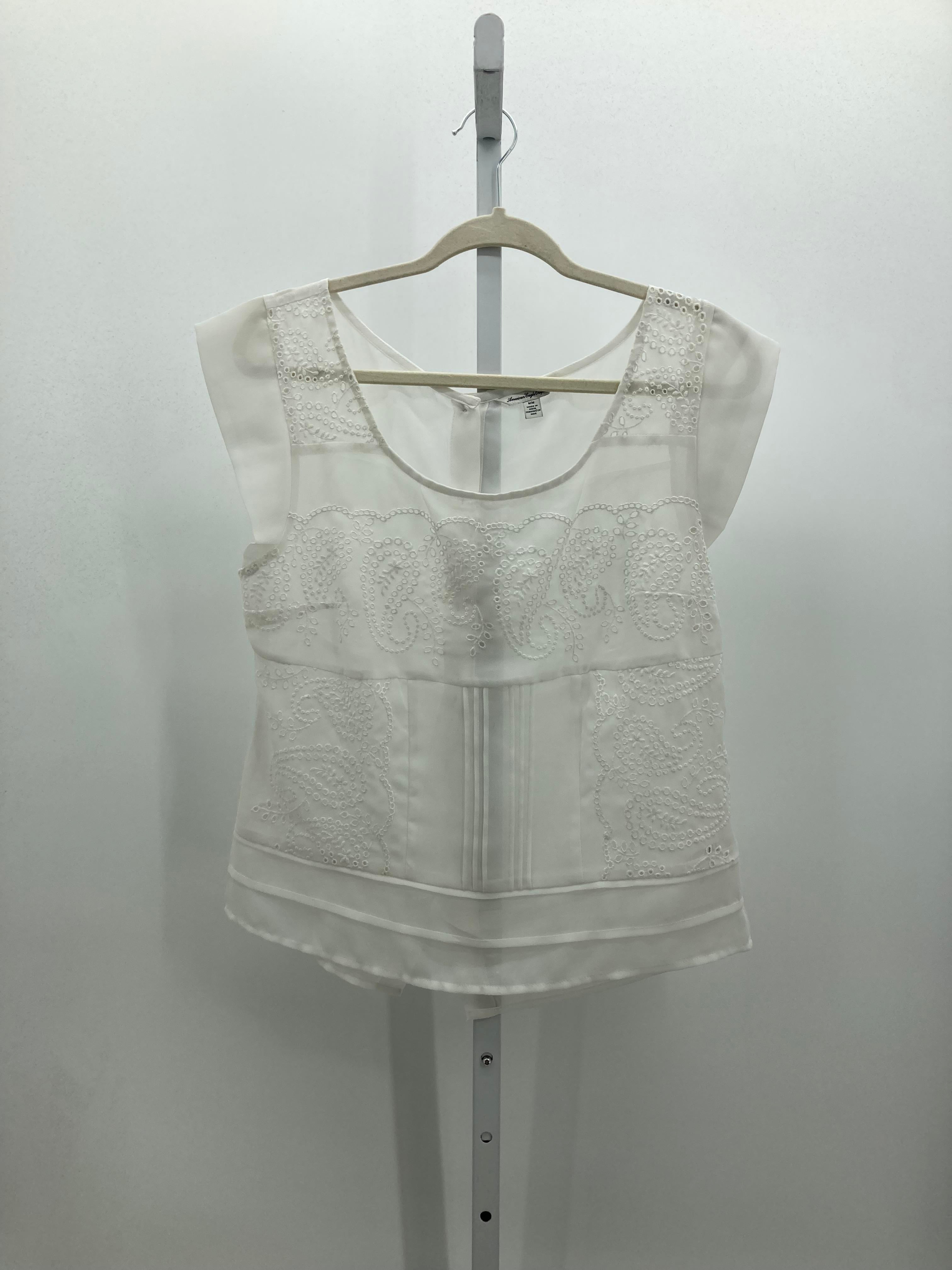 American Eagle Size Medium Juniors Sleeveless Shirt
