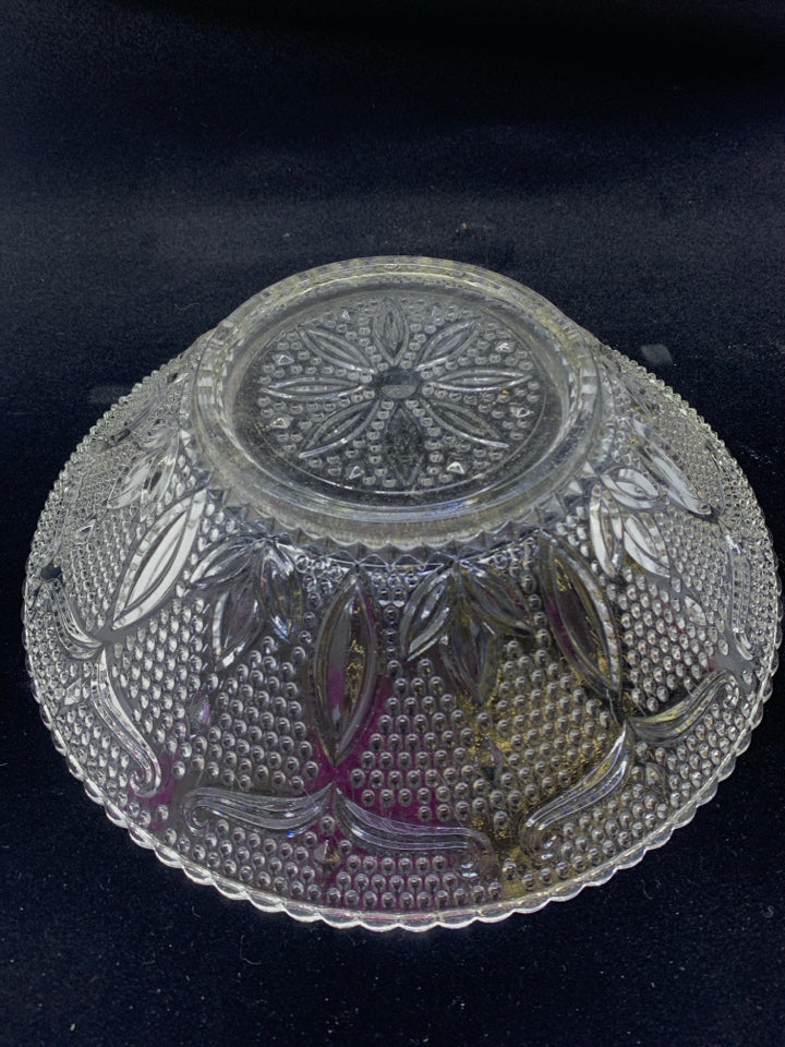 VTG PRESSED GLASS BOWL W/ SCALLOP EDGE.