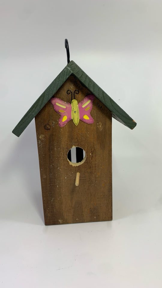 WOOD BIRDHOUSE W/BUTTERFLY DETAILS.