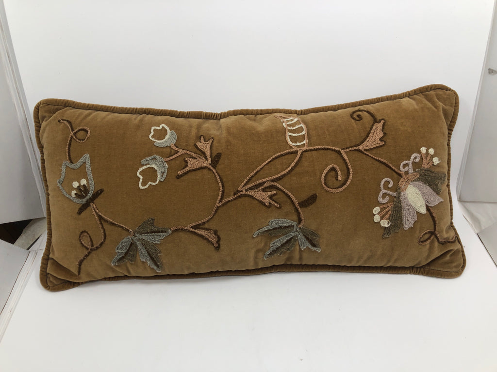 EMBROIDERED FALL FLORALS PILLOW.