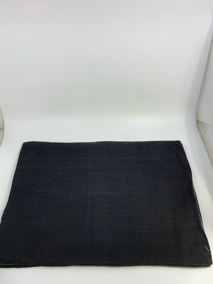 4PC DARK GREY FABRIC PLACEMATS.