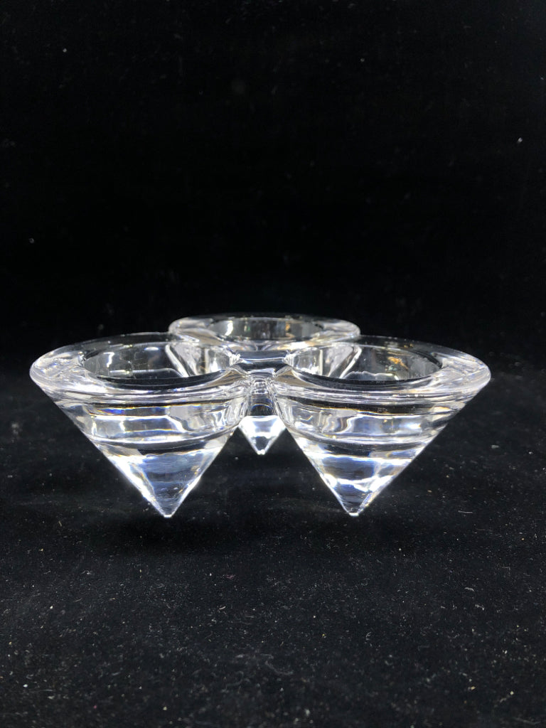 3 PROGNED TEALIGHT HOLDER.