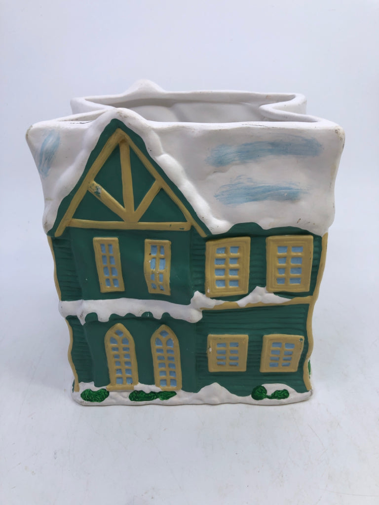 CERAMIC HOLIDAY HOUSE BAG DECOR.