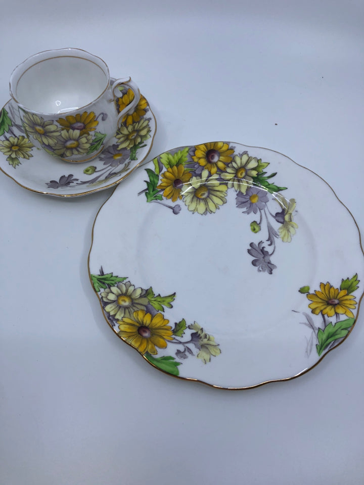 3PCS FLOWER OF THE MONTH DAISY TEACUP, SAUCER AND PLATE SET.