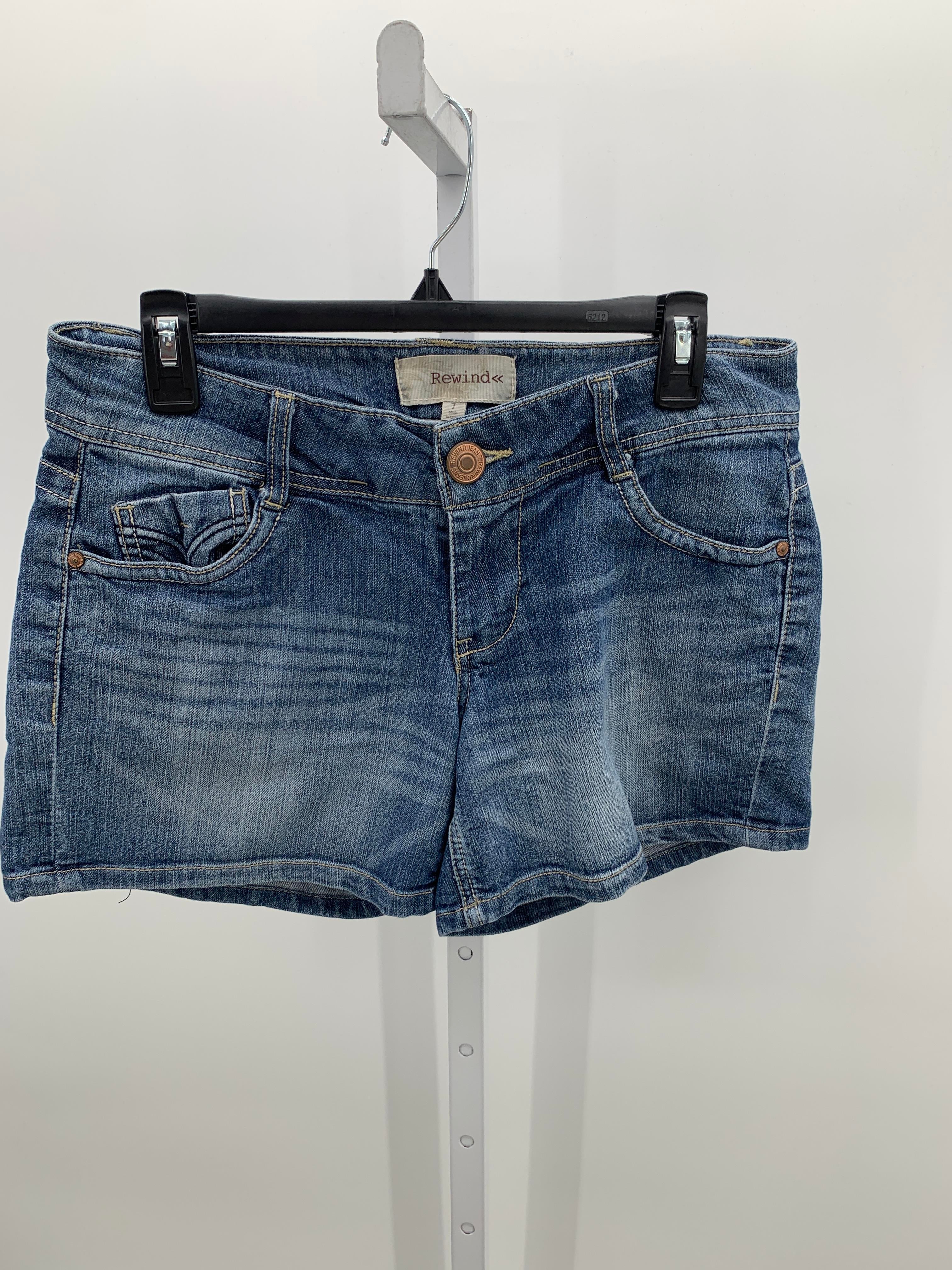 Rewind Size 7 Juniors Shorts