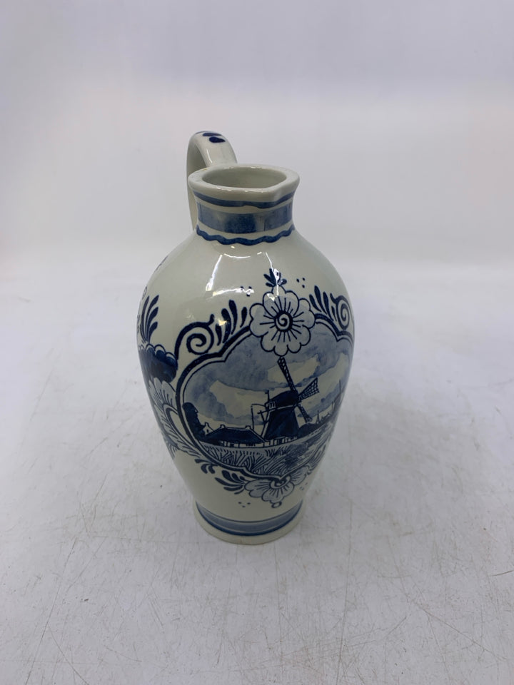 EMPTY BLUE/WHITE FLORAL VASE W/ HANDLE WINDMILL.