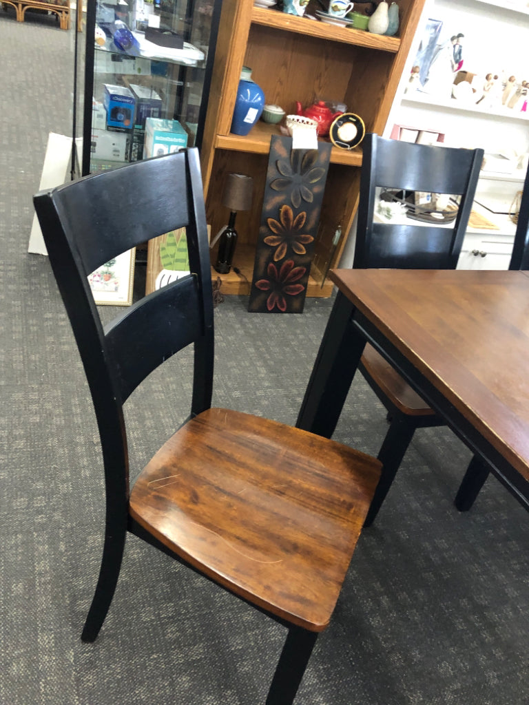 2-TONED WOOD & BLACK DINING ROOM TABLE W/6 CHAIRS.