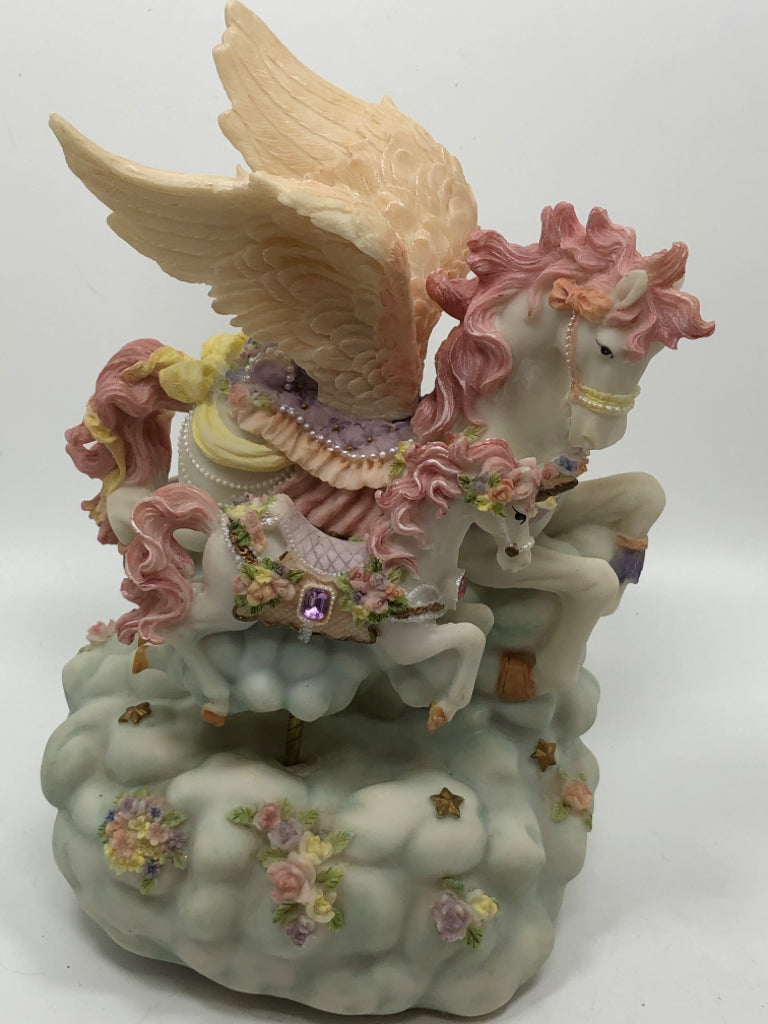 UNICORN/PEGASUS CERAMIC MUSIC BOX.